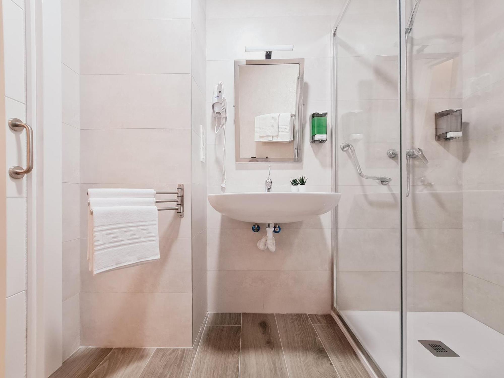 Bilbao Apartamentos Zorroza Bagian luar foto